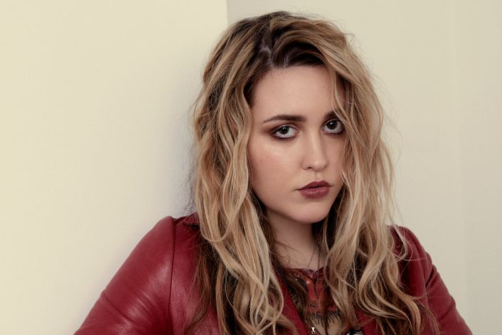 Elle Watson official website of booking agent