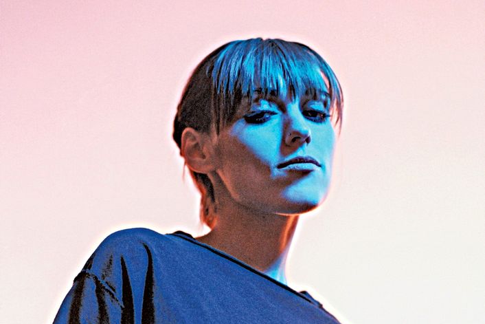 Sasha Sloan official website of booking agent